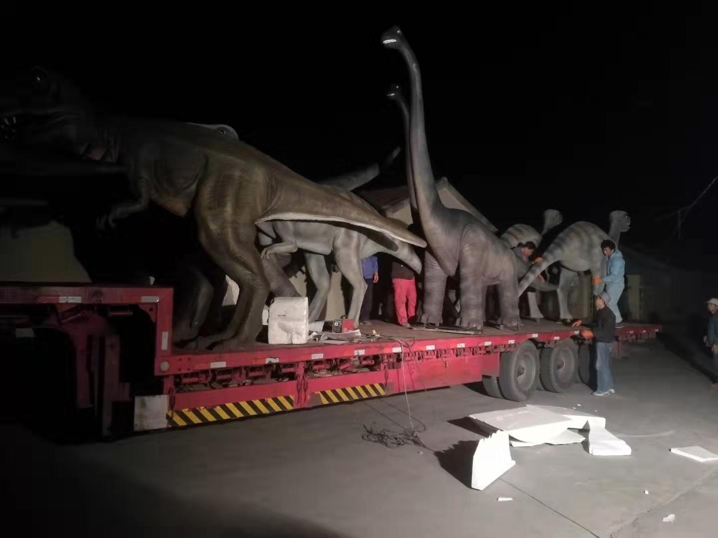 恐龍雕塑項目部分完工，出廠安裝（組圖）。