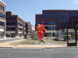 hj1721 不銹鋼雕塑—凌空之剪_青島國際服裝城不銹鋼雕塑、石雕、玻璃鋼雕塑_濱州宏景雕塑有限公司